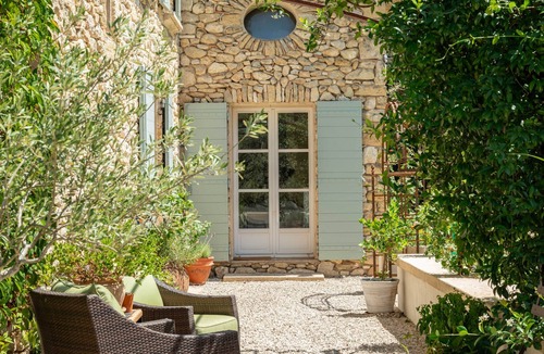 Saint-Cannat House | Authentic farmhouse near Aix, swimming pool and pétanque court
