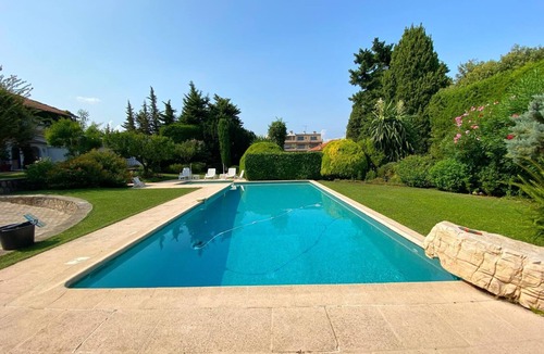 Antibes Old Town Villa | Authentic Villa with Pool & Garden