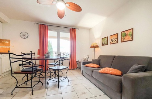 Paradou Apartment | Awesome apartment in Paradou with swimming pool