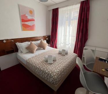 Cannes City Centre Hotel | Azurene Royal Hotel