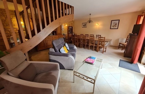 La Roque-Gageac Bed & Breakfast | 🌿 B&B Pigeonnier de Labrot - Dordogne 1km - Sarlat 8km. Table d'hôtes. ORANGE