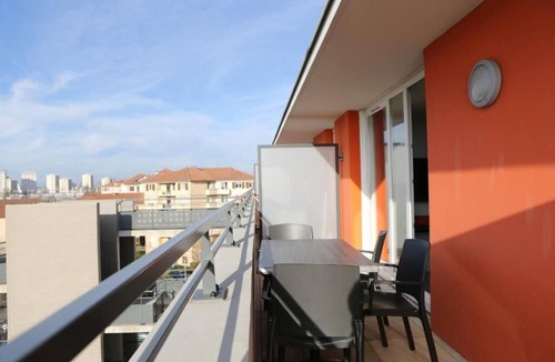Chevilly-Larue Hotel | Balcony Retreat Near Versailles, Orly Airport and Paris Metro Connections