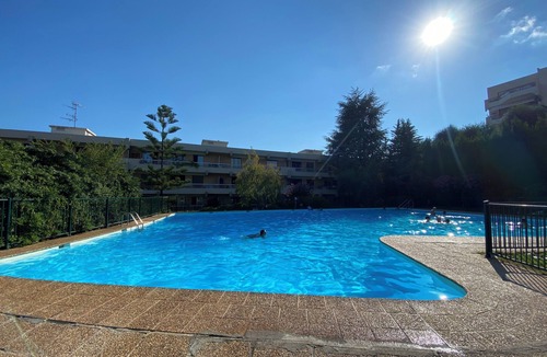Fabron Apartment | Beau 3 Pièces Climatisé au Calme Dans Residence Avec Piscine, Restaurant, Tennis