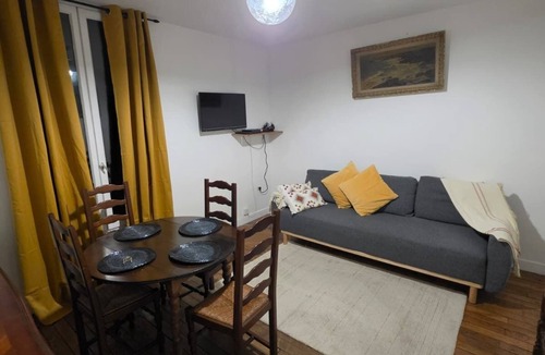 Drancy Centre Apartment | BEAUTIFUL 2-BEDROOM APARTMENT AT LA POSTE, 22 AV. JEAN JAURES
