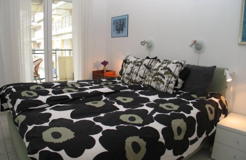 Les Baumettes Apartment | Beautiful apartment close to the sea with large balcony and pool!