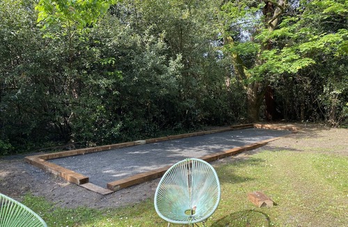 Bruges House | Beautiful Bordeaux residence, swimming pool, tennis court, bowling green in wooded grounds of 1 hectare