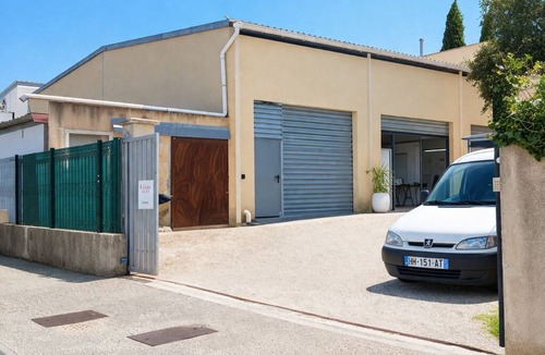 Boulbon Apartment | Beautiful brand-new fully equipped apartment near Avignon and the Alpilles.