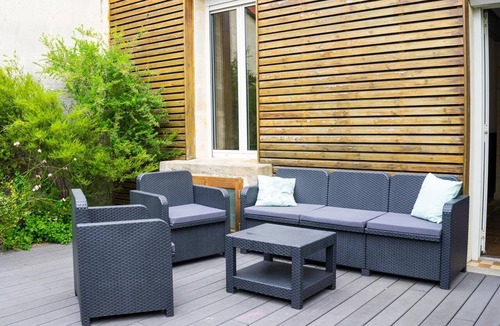 Talence House | Beautiful family home with a terrace in Saint Genès