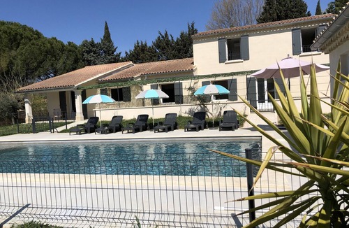 Aubignan Villa | Beautiful Friendly Villa with Swimming Pool