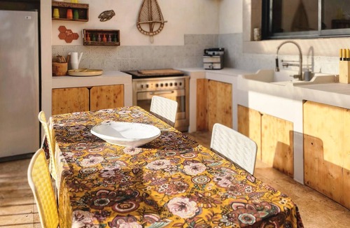 Eyragues House | Beautiful home in Eyragues with WiFi