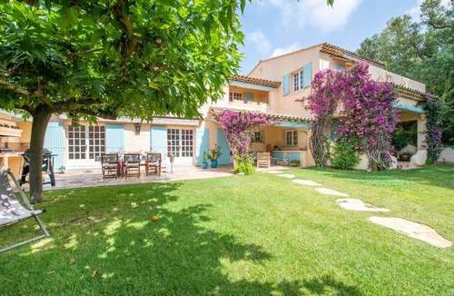 Sainte-Maxime House | Beautiful Villa with pool near beach