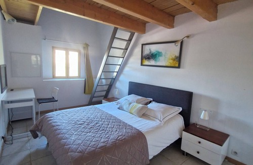 Montfrin Bed & Breakfast | Bed and breakfast at Relais de Bellemaison