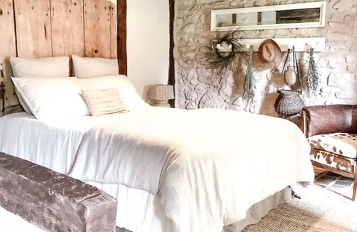 Tourtoirac Bed & Breakfast | Bed and Breakfast 'Domaine De Pragelier, Le Caribou' with Shared Pool