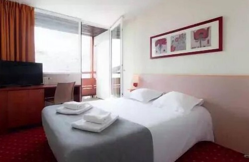 Les Menuires Hotel | Belambra Clubs Les Menuires - Snow And Heaven - Half board - Essential Room 2 Adults View Impregnable Mountain