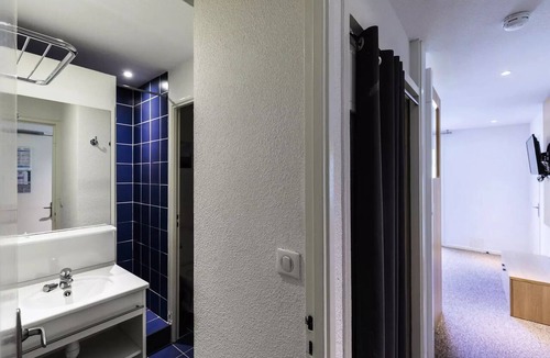 Eaux-Bonnes Hotel | Belambra Clubs Gourette - Lou Sarri - Half board - Classic Accommodation 2 Adults with balcony