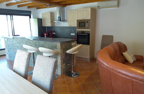 Cognac House | Between river and town center - air-conditioned - 2 WCs - enclosed courtyard