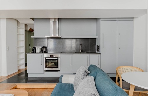 Saint-Thomas-d'Aquin Apartment | Blueground | Saint Germain des Pres, furnished