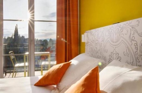 Mougins Hotel | Bright 1BR Suite with Full Open Kitchen | Unwind in the Shared Onsite Sauna Zone