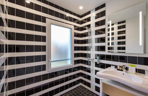 Mougins Hotel | Bright 1BR Suite with Full Open Kitchen | Unwind in the Shared Onsite Sauna Zone