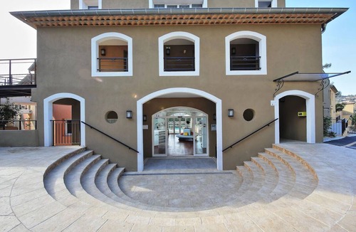 Mougins Hotel | Bright 1BR Suite with Full Open Kitchen | Unwind in the Shared Onsite Sauna Zone