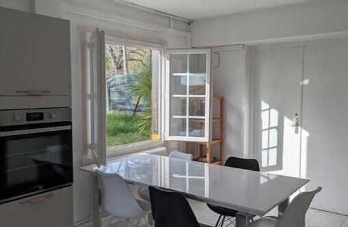 Prignac-et-Marcamps Apartment | Bright 2-Bedroom Apartment in the Heart of the Vineyards – 25 Minutes from Bordeaux
