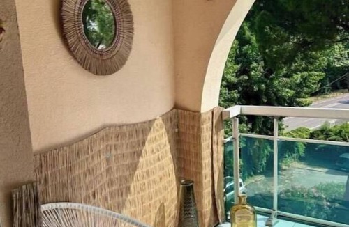 Antigone Apartment | Bright apartment with pool, terrace and parking near the Beaux-Arts