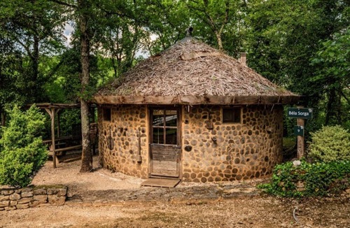 Saint-Amand-de-Coly Cabin | Cabane 3 étoiles - Piscine - ccbfgic