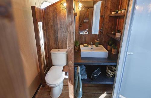 Saint Maime Other | Cabane 34m² avec terrasse sur pilotis, 2 chambres, cuisine équipée - API-1-52-1497
