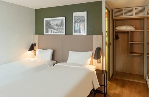 Chelles Hotel | Campanile NATURE - Marne La Vallée - Chelles