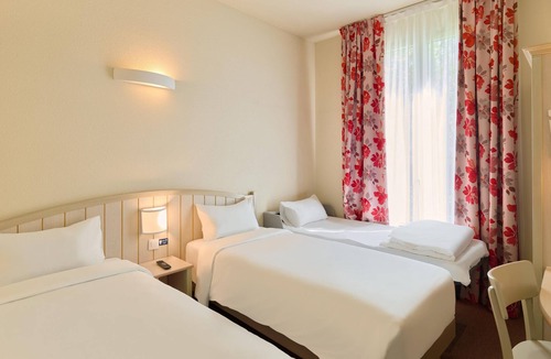 Magny-le-Hongre Hotel | Campanile Val de France near Disneyland Paris