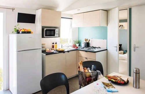 Rouffignac-Saint-Cernin-de-Reilhac House | Camping La Nouvelle Croze* - 4 Room TV Family Mobile Home 6 people