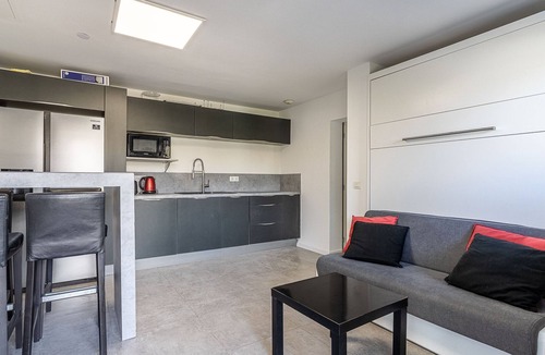 Le Lavandou Apartment | Cap Nègre : Domaine de la Pinède by Interhome