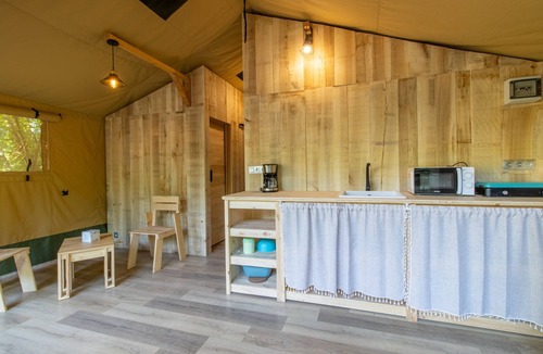 Saint-Martial-de-Nabirat RV Rental | Caravan 'Lodge 8 Personnes' with Shared Pool, Private Terrace and Wi-Fi