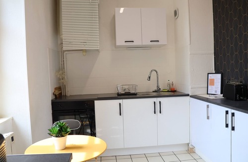 Nevers Apartment | Casa Azul Apartment – Nevers Near Train Station & City Center