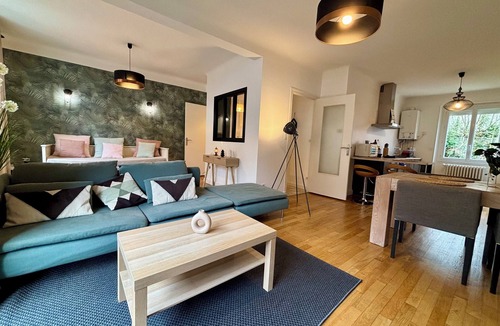 Brive-la-Gaillarde Apartment | Casa Marbeau - 6 pers. - Stationnement - Entre le centre-ville et la gare