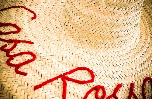 Signes House | CASA ROSSA! Gite for 4 with Nordic Spa 10 minutes from the Circuit du Castellet!