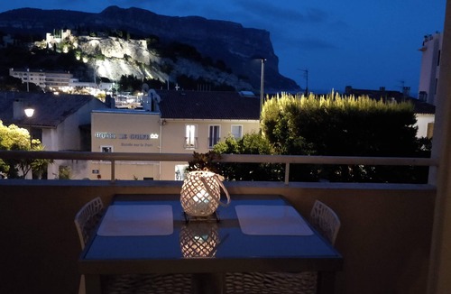 Cassis Apartment | Cassis calanques apartment la rade, behind the port, nice view and parking
