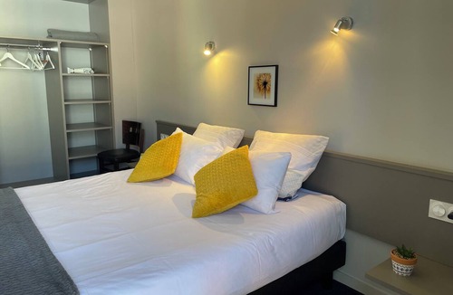 Lourdes Hotel | Castel de Mirambel