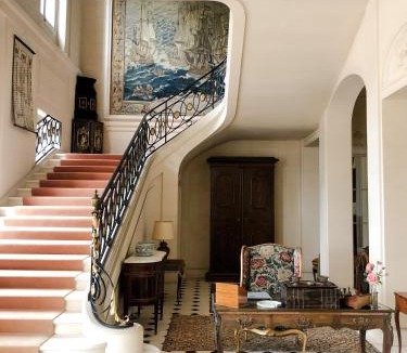Entrains-sur-Nohain House | Château du Domaine du Réveillon