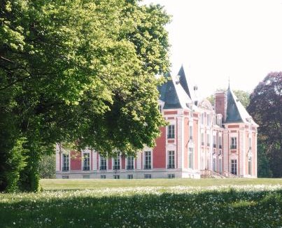Entrains-sur-Nohain House | Château du Domaine du Réveillon