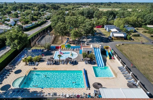 Saint-Georges-d'Oleron House | Chadotel Le Domaine d'Oléron * - C- Adriatic mobile home - 2 bedrooms for 4 people