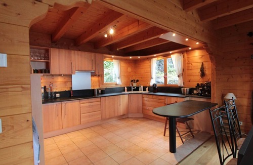 Les Carroz-d'Araches Ski Chalet | Chalet 3 bedrooms for 8 with fireplace and parking 1000m from the slopes