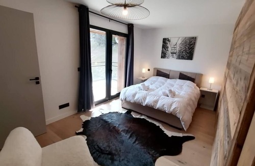 Montalbert Ski Chalet | Chalet, Ground floor, terrace, fireplace or stove, tv, 151m², Montalbert
