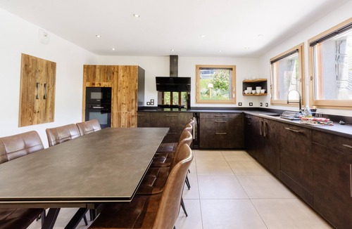 Valloire Ski Chalet | Chalet 'Lamartine' with Mountain View, Private Terrace and Wi-Fi