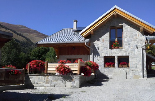 Valloire Ski Chalet | Chalet 'Lamartine' with Mountain View, Private Terrace and Wi-Fi