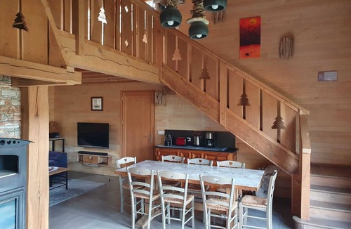 Corancy Ski Chalet | Chalet * sleeps 6/8 on Lac de Pannecière, near Chaumard