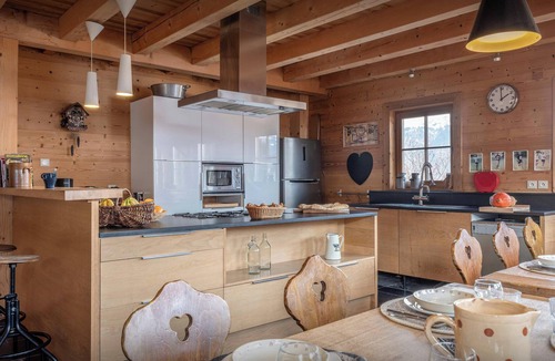 Combloux Ski Chalet | Chalet Uska - Enjoy the thrill of the Alps all year round - OVO Network