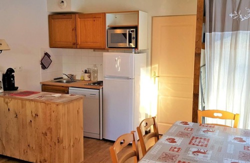 La Joue du Loup Ski Chalet | Chalet, view mountain, swimming pool, terrace, parking, tv, ski locker, 55m², La Joue du Loup