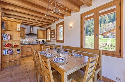 Chamonix-Mont-Blanc Ski Chalet | Chalets Bonheur 6BR Sauna Sleeps 10, Argentière (Chamonix), France