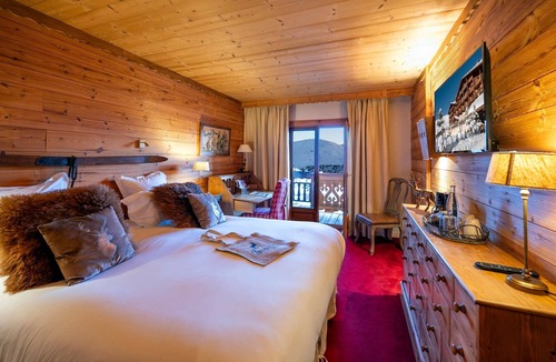 Huez Hotel | Chambre communicante, balcon, ski aux pieds
